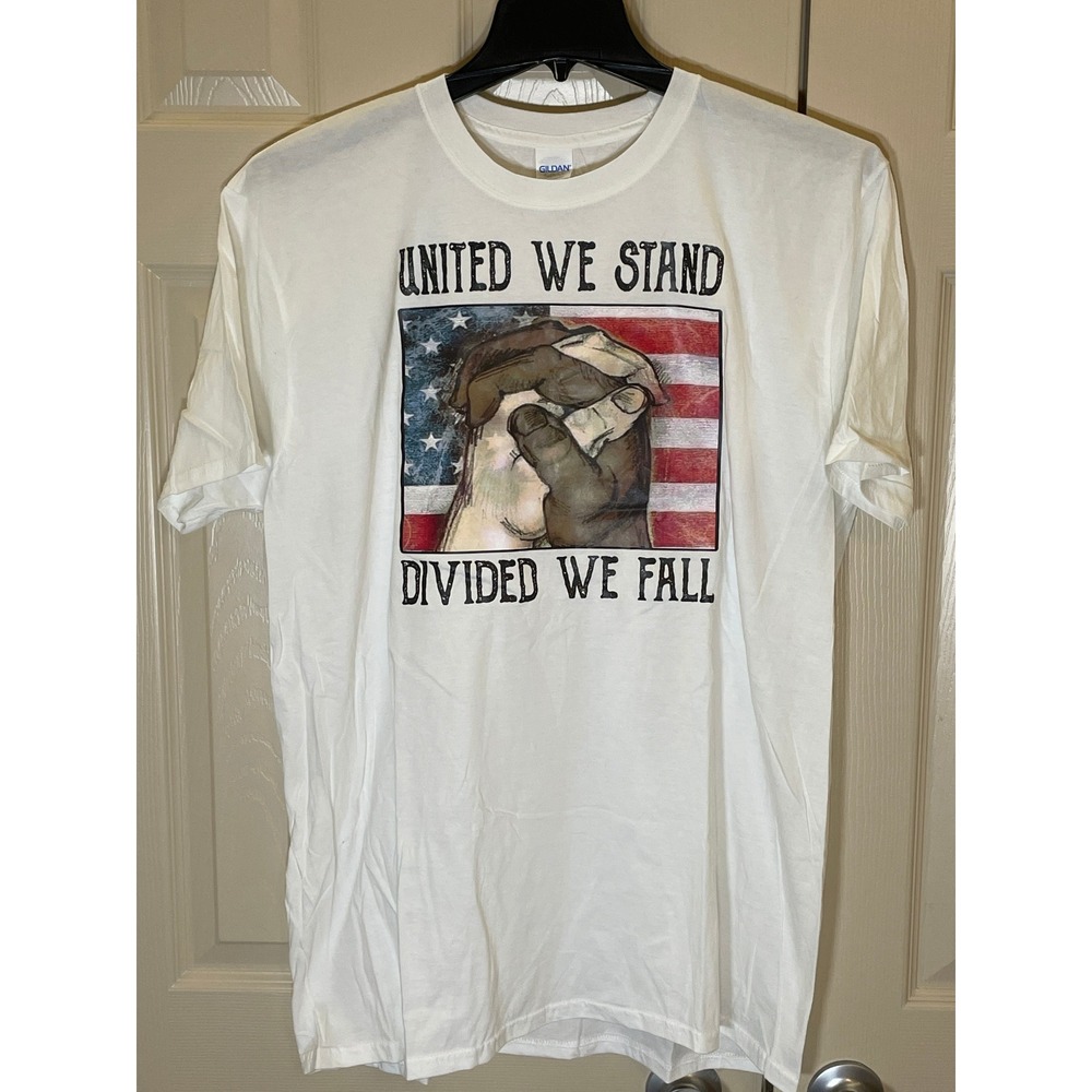 Gildan‎ Graphic Tee Mens XL White NWOT United We Stand Divided We Fall Patriotic